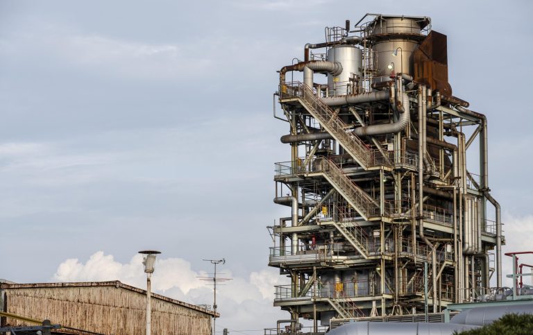 pollution-industry-exterior-daylight pollution-industry-exterior-daylight